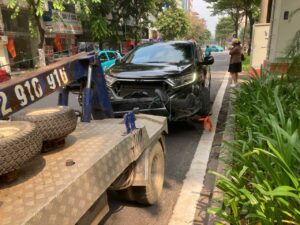 cứu hộ ắc quy ô tô hết điện