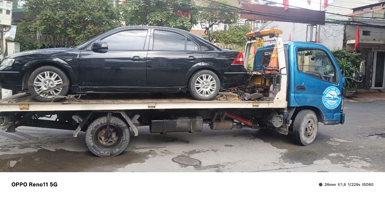 Cứu hộ xe bị gãy trục